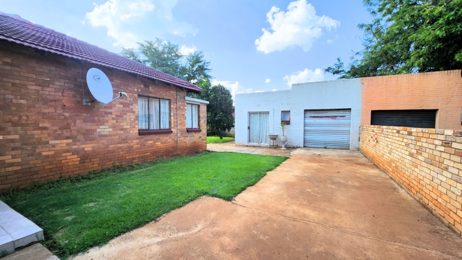 3 Bedroom Property for Sale in Stilfontein North West